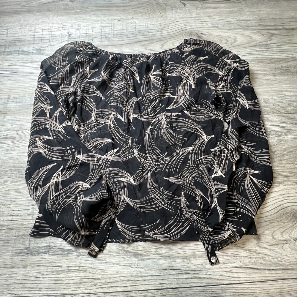 The Limited Blouse Womens M Black 100% Silk Abstract Print Long Sleeve Top Z527